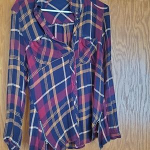 Buttom down flannel, with side zipper detail